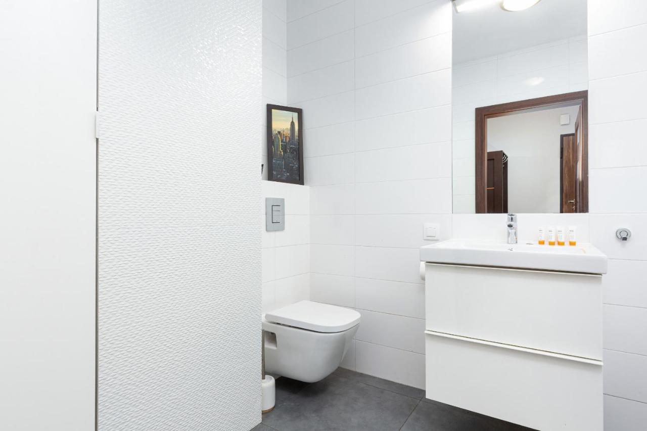 Apartamenty Bliska Praga By Noclegi Renters وارسو المظهر الخارجي الصورة